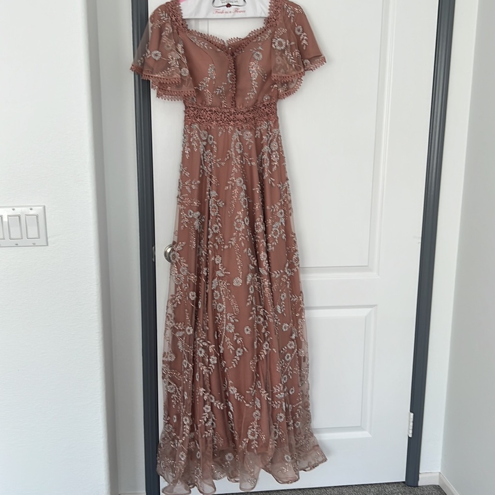 Dress - Picture 3 of 3